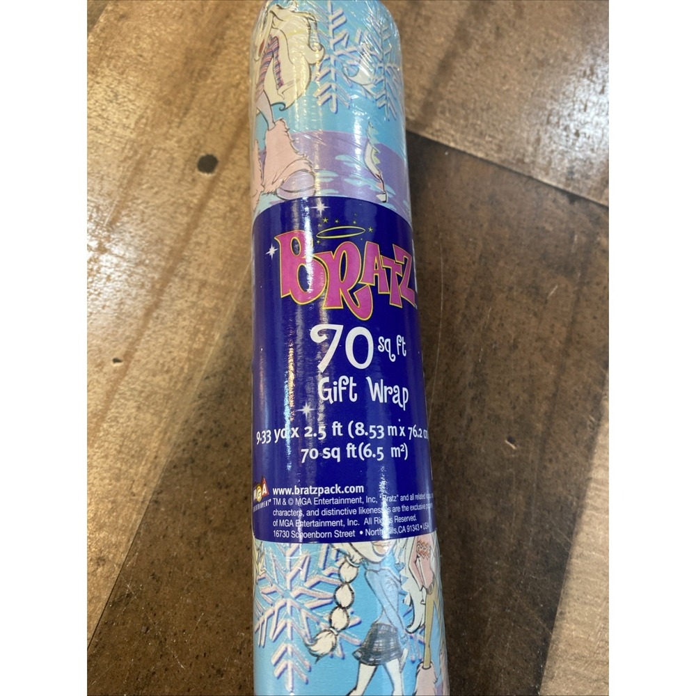 BRATZ Dolls‎ Holiday Christmas Wrapping Paper Roll 70 Sq Ft Gift Wrap Vtg ~ Read - Picture 5 of 11